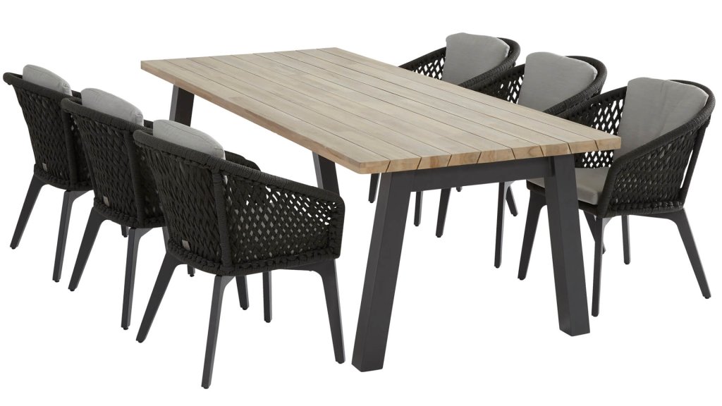 4 seasons outdoor belize dining 